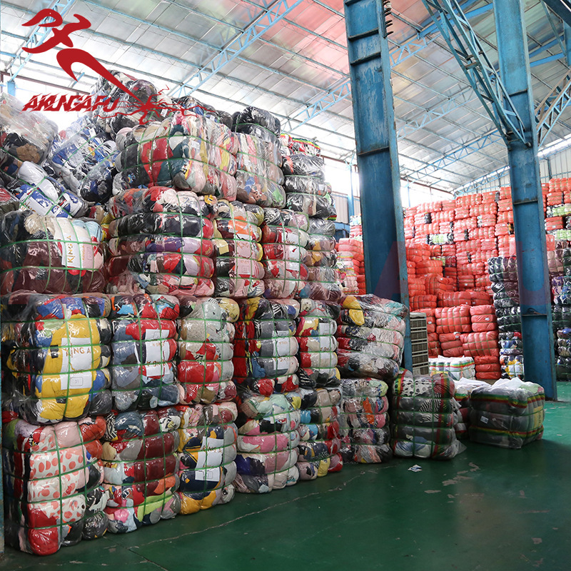 Foreign trade second-hand clothes old clothes tit coat cotton-padded winter clothes class a clothing second-hand wool export southeast Asia Foreign trade second-hand clothes old clothes tit coat cotton-padded winter clothes class a clothing second-hand wool export southeast Asia
