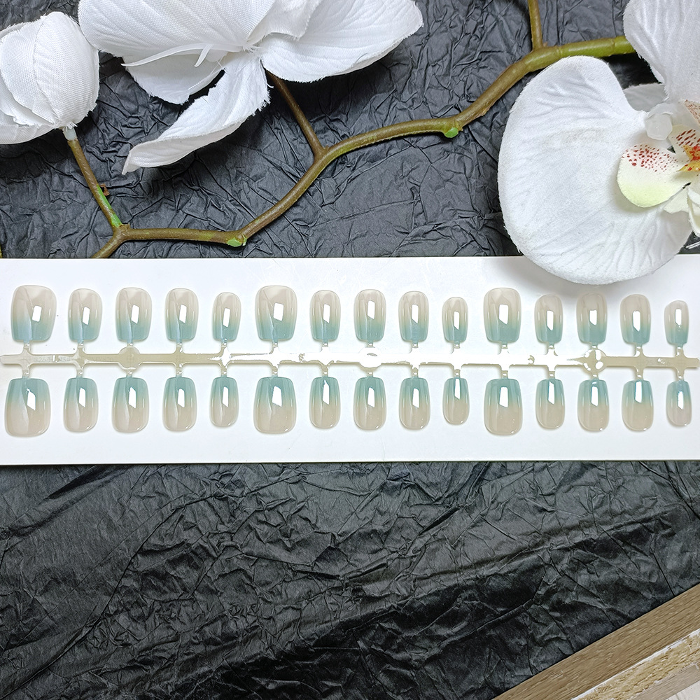 Venta caliente en forma de escalera, armadura corta, parche de uñas francés de fantasía de moda, 30 piezas, piezas de uñas de uñas