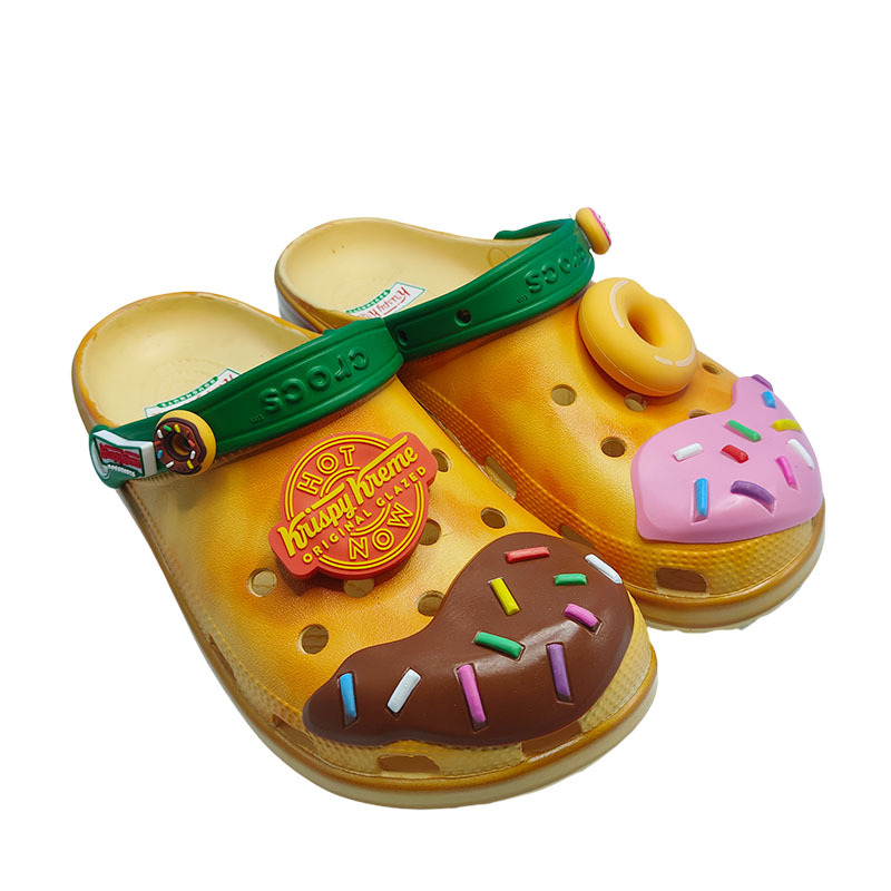 Cross Donut Hole Shoes Krispy Kreme Co-branded para hombres y mujeres, zapatos de playa al aire libre.
