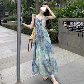 海边度假风小飞袖吊带连衣裙女2026夏季新款油画晕染收腰仙女长裙