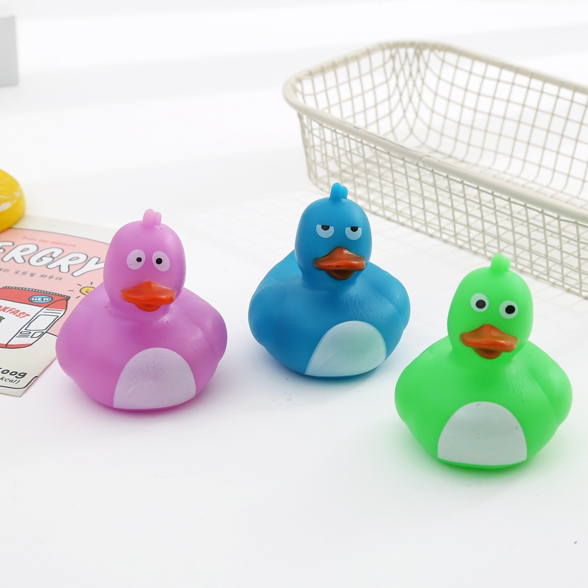 Factory Direct Sales Amazon's Popular Children's Water Toys Squeaky Bath Toys Floating Vinyl Duck