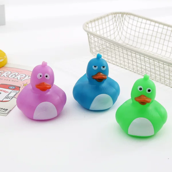 Factory Direct Sales Amazon's Popular Children's Water Toys Squeaky Bath Toys Floating Vinyl Duck