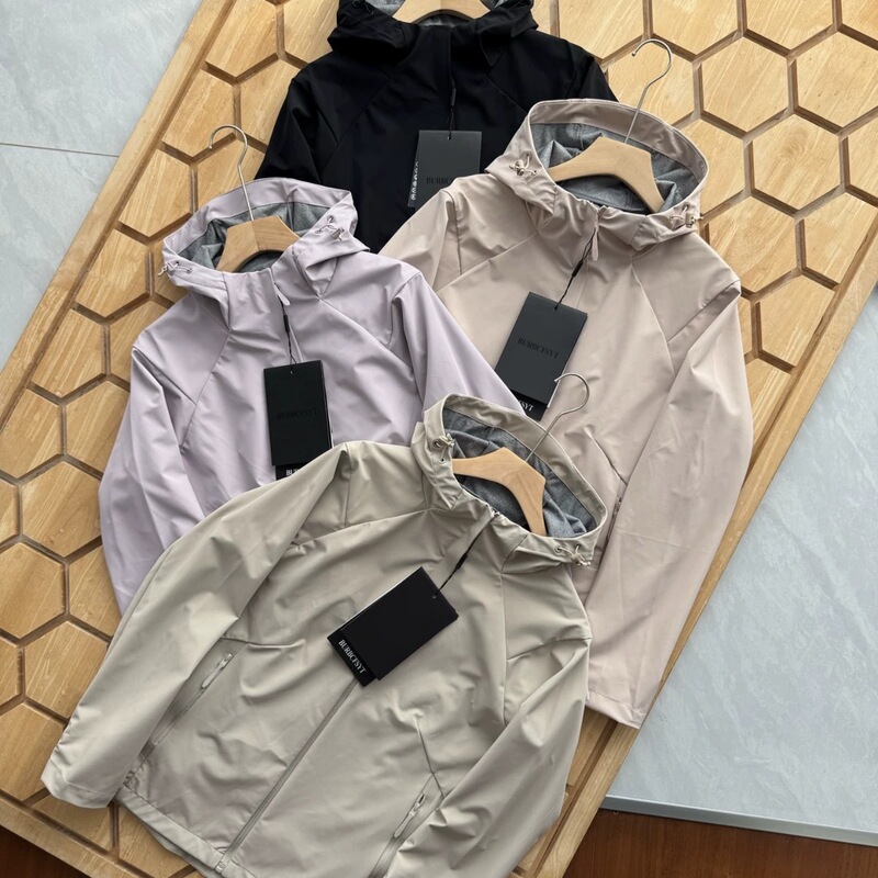 Autumn Women's Outdoor Water-Repellent Stand-Up Collar Warm and Comfortable Loose Soft Shell Sports Casual Hooded Jacket Trendy