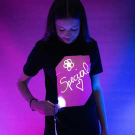 外贸欧美儿童夜光t恤夏季短袖发光上衣儿童趣味diy涂鸦夜发光衣服