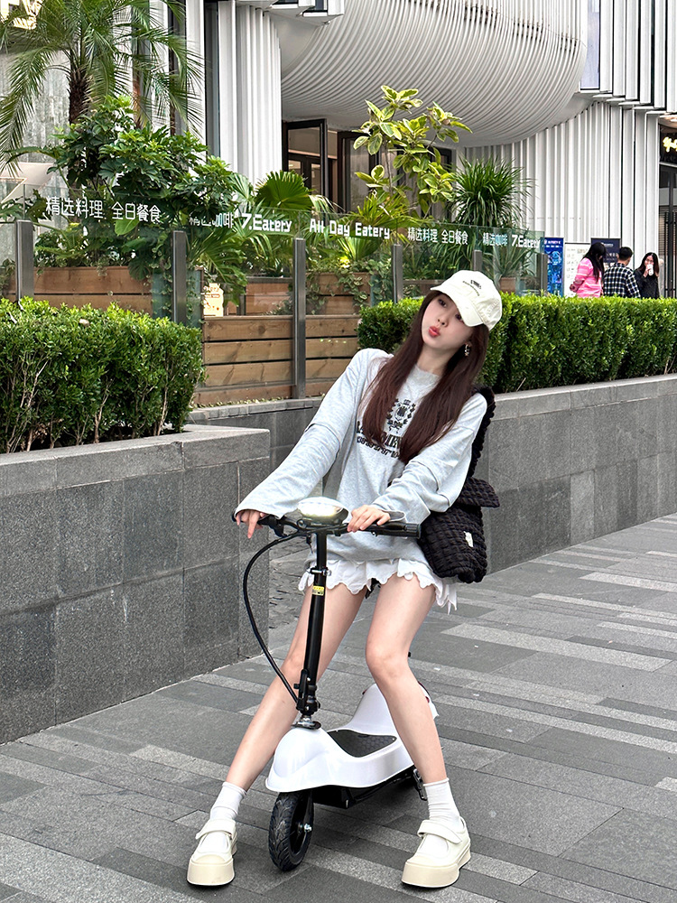 Electric Scooter for Adults, Commuting Scooter, Mini Electric Scooter for Girls, Foldable Dolphin Battery Scooter Wholesale