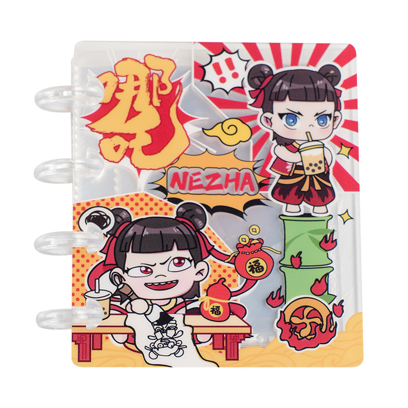 El niño demonio de Nezha está haciendo un libro de tarjetas de palacio del mar, un nuevo libro de almacenamiento de tarjetas portátiles acrílicas, un pequeño álbum de fotos.