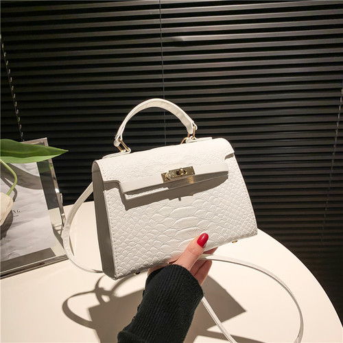 Popular fashion handbag  trendy autumn new fashionable one-shoulder simple cross-body commuting small square bag