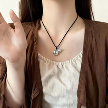 �����ׁ������L���J������Ů�͹��OӋϞ�Kë���С���ٴ����