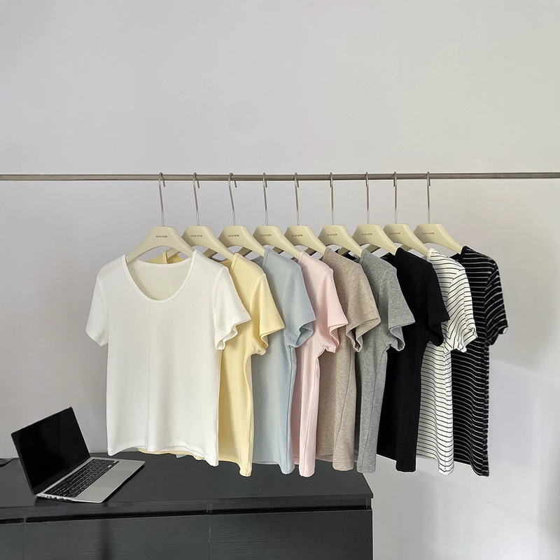 Narrow U-Neck Short-Sleeve T-Shirt for Women in Candy Colors, Slim Fit, Flattering for Petite Figures, Versatile Top in Multiple Colors, 2026 New