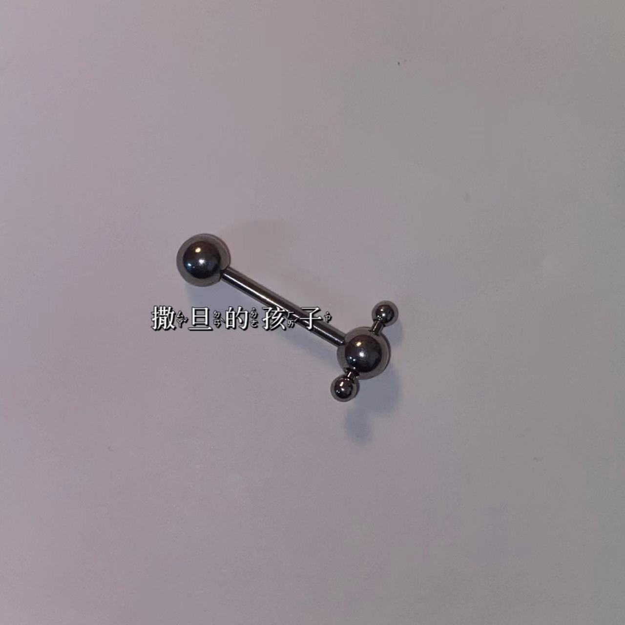 Pointed titanium steel lip stud product view