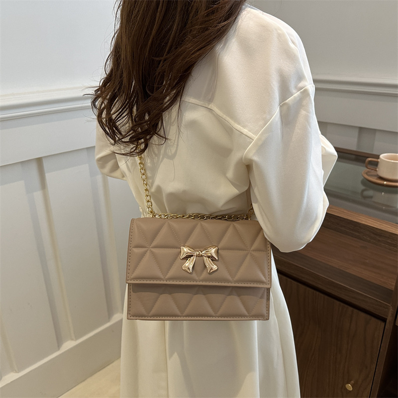 Verano nuevo bolso de mariposa mujer 2024 bolso de moda estilo extranjero de textura versátil bolso de personalidad de viaje