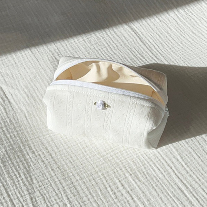 现货时尚女生护肤品收纳包大容量洗漱用品化妆包粘小玫瑰花化妆包|undefined