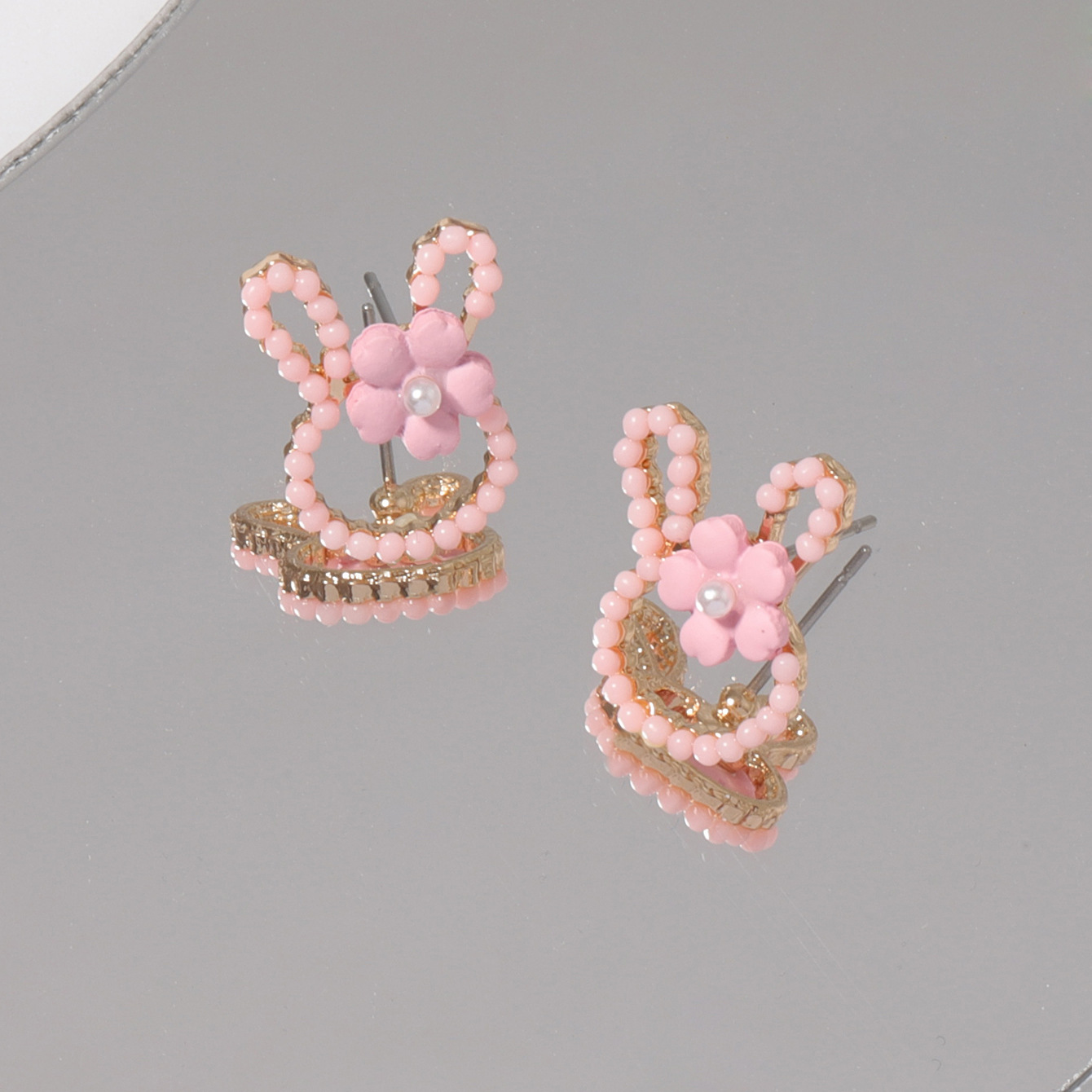 1 Paire Style De Bande Dessinée Mignon Lapin Fleur Placage Incruster Alliage De Zinc Perle D'Imitation Boucles D'Oreilles display picture 11