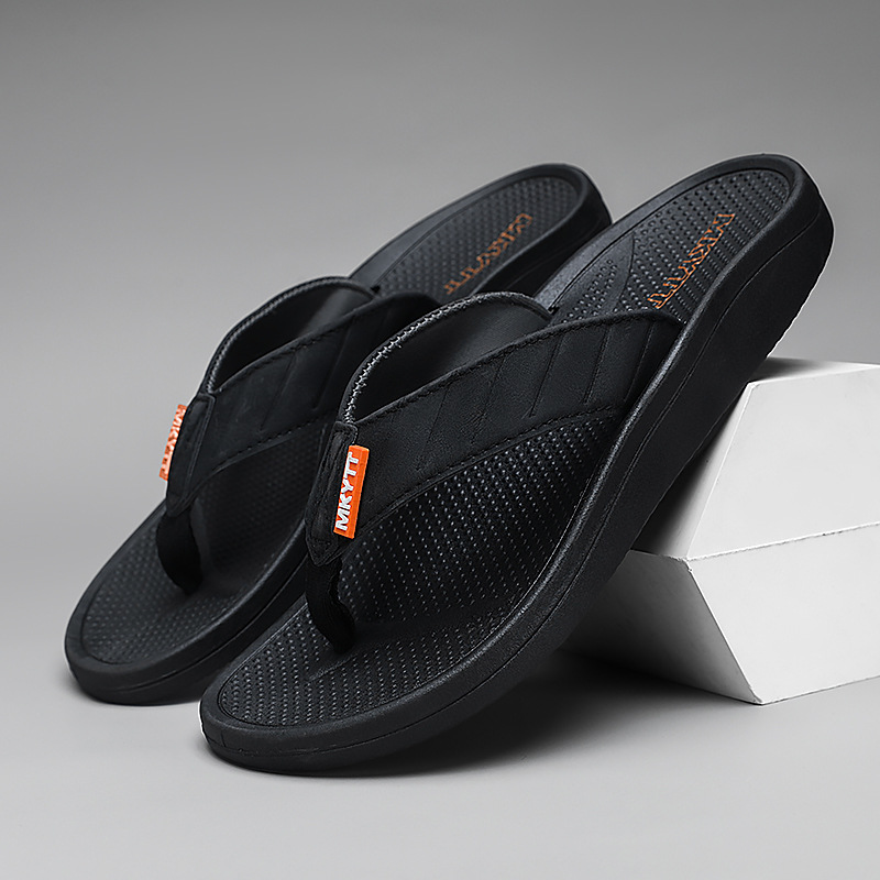 Zapatillas de hombre verano 2025 nuevas chanclas casuales antideslizantes sandalias de tendencia coreana sandalias personalizadas zapatos de playa