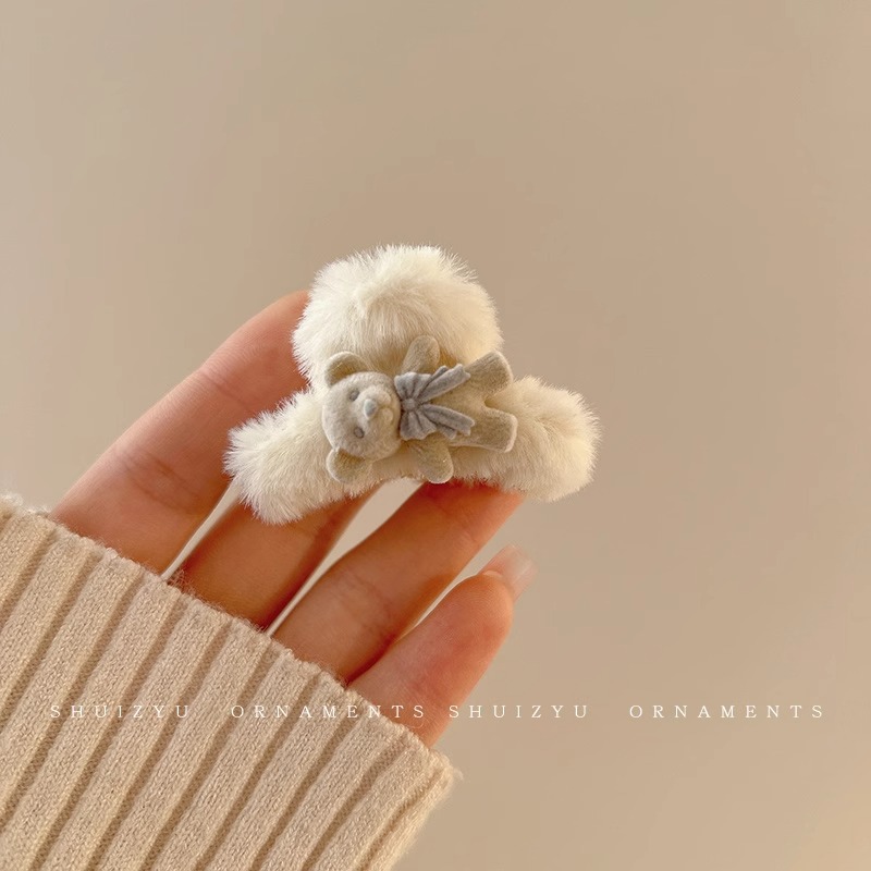 2025 nuevo clip de peluche lindo temperamento peludo detrás de la cabeza de cabello de alto nivel sensación de tiburón clip grande mujer