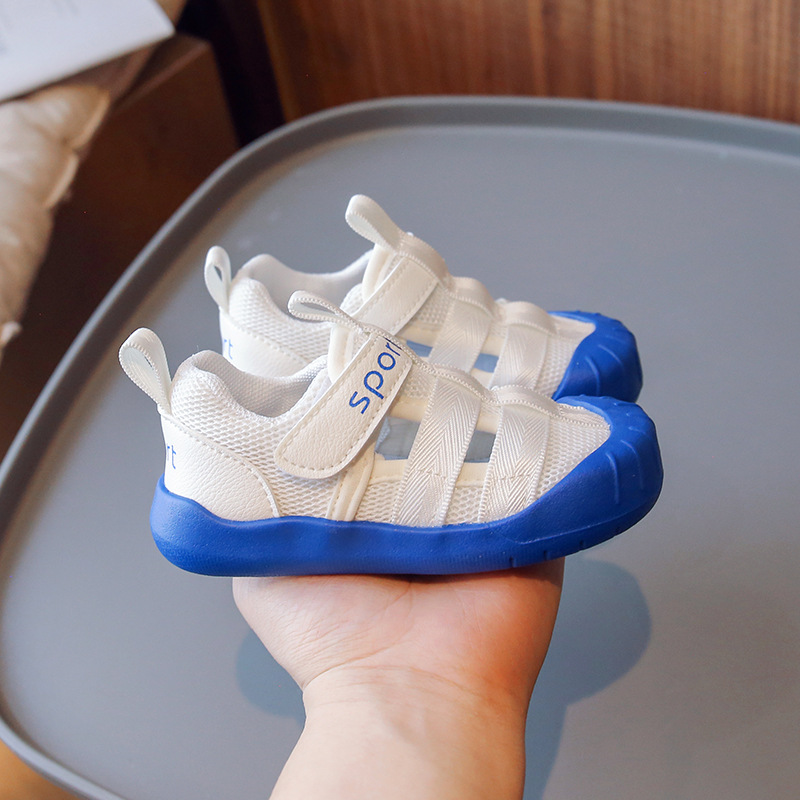 Sandalias de malla transpirable para niños, verano 2025, nuevas sandalias deportivas de moda para niños, zapatos de moda al por mayor