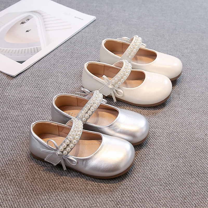 Niñas Mary Zapatos de cuero 2025 nuevos niños primavera y otoño arco suave zapatos de perlas de estilo extranjero zapatos de princesa image 1