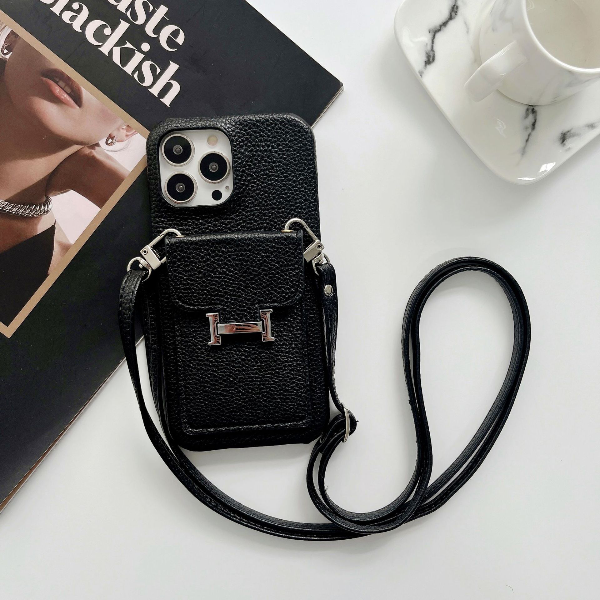 Aplicable al iPhone 17 ProMax Litchi Pattern Hermes bolsa de tarjetas inclinada en la caja del teléfono móvil enchufe de tarjetas colgantes funda de cuero a prueba de caídas