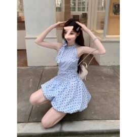 蓝色波点无袖挂脖连衣裙子女夏季2026新款法式气质花苞小个子短裙