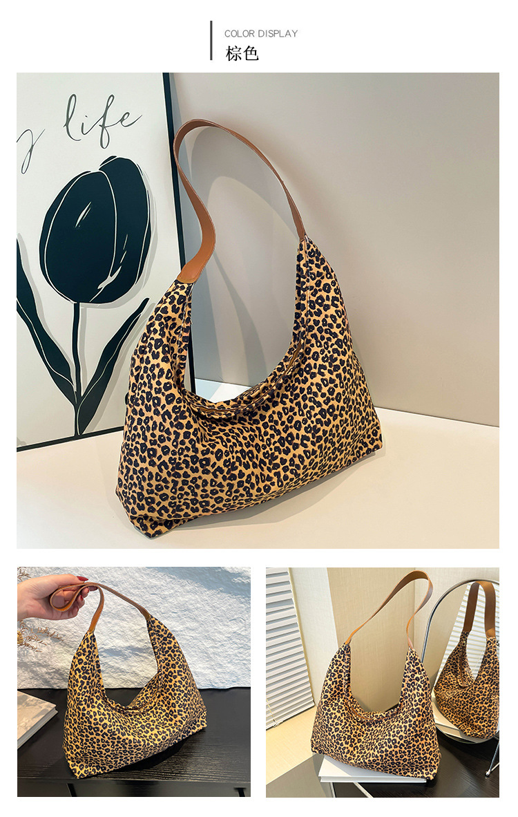 A new minimalist canvas bag with a large capacity in Korean fashion, a leopard print commuter single-shoulder crossbody bag undefined