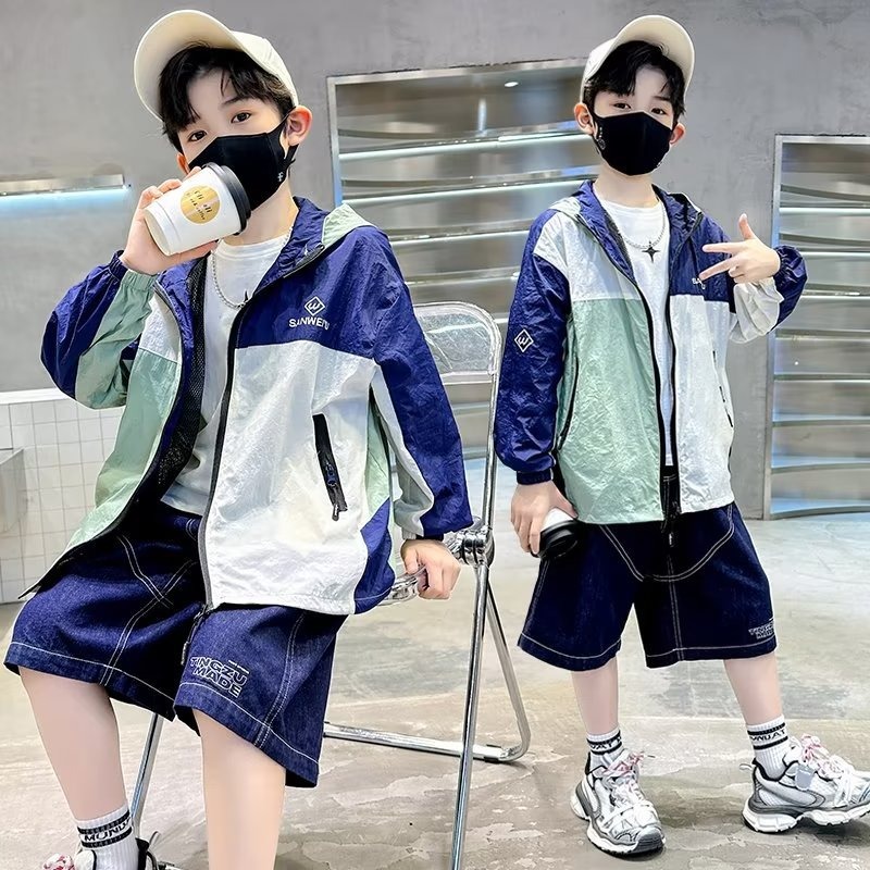Boys' Summer Sun Protective Hooded Jacket 2024 New Children's Stylish Sun Protective Clothing for Older Children UV Protection