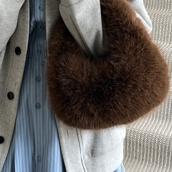 手提毛毛包女秋冬新款大容量时尚休闲单肩手提包高级感毛绒手拎包