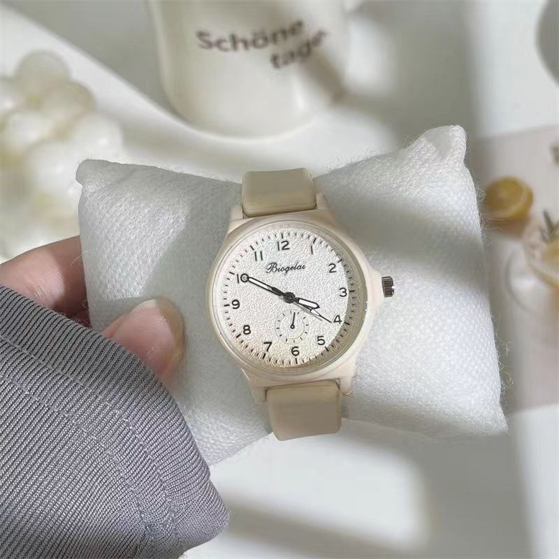 Look at the time in class, students take exams, watches, girls, ins style, high color value, junior and senior high school students, Mori department, small fresh and white Look at the time in class, students take exams, watches, girls, ins style, high color value, junior and senior high school students, Mori department, small fresh and white
