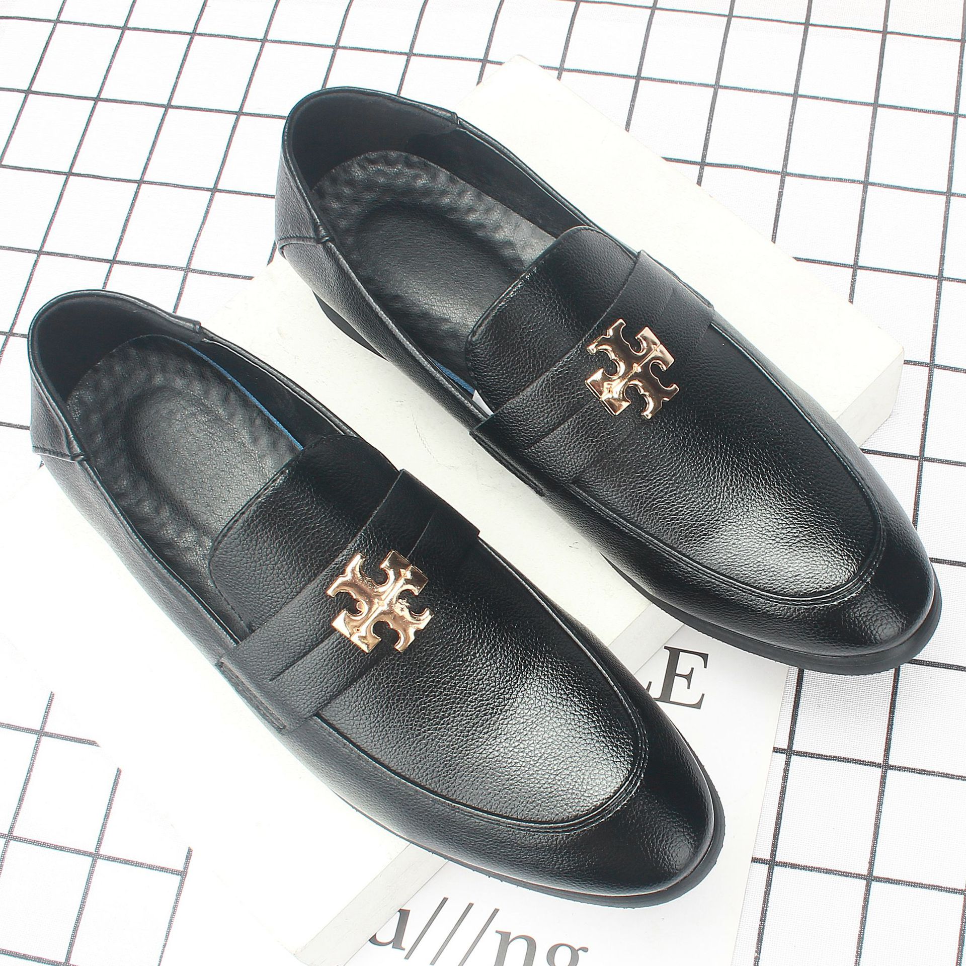 2022�����¿���װЬ��ɫ͸�����׵�Ь�����������Ь31667