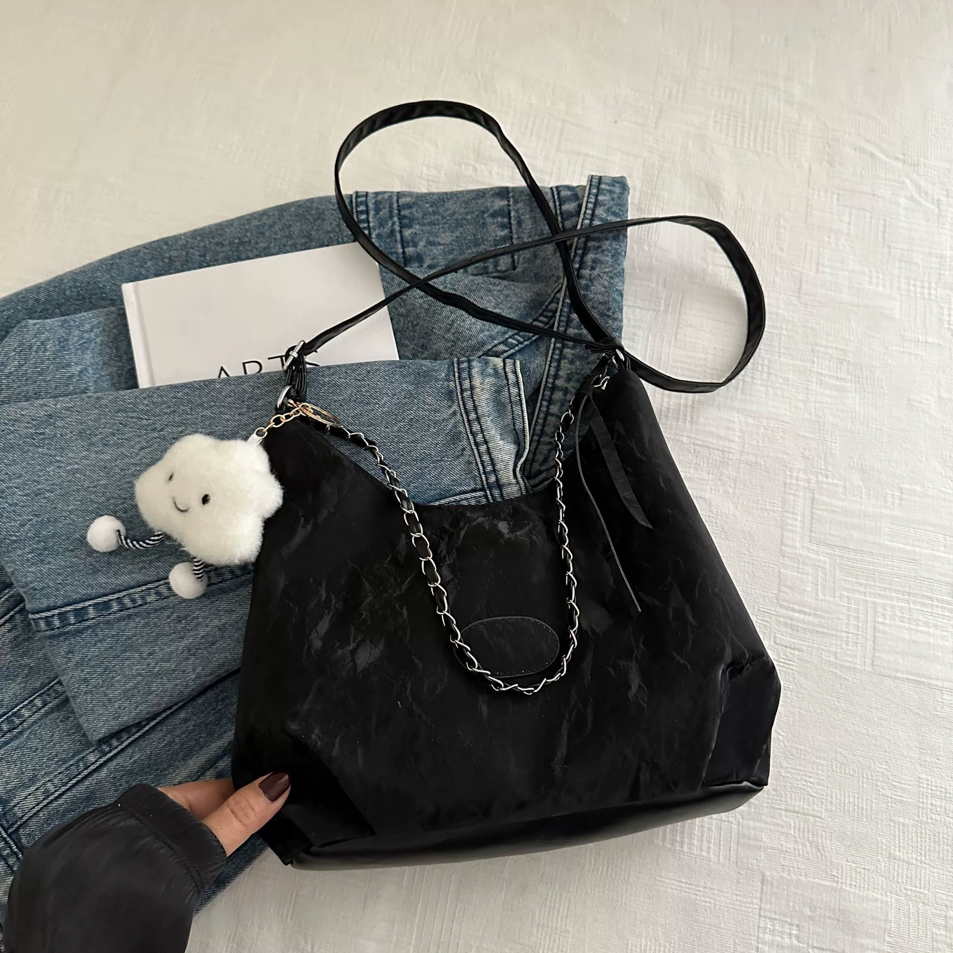 Capacious shoulder bag for students, summer chain, one-shoulder bag