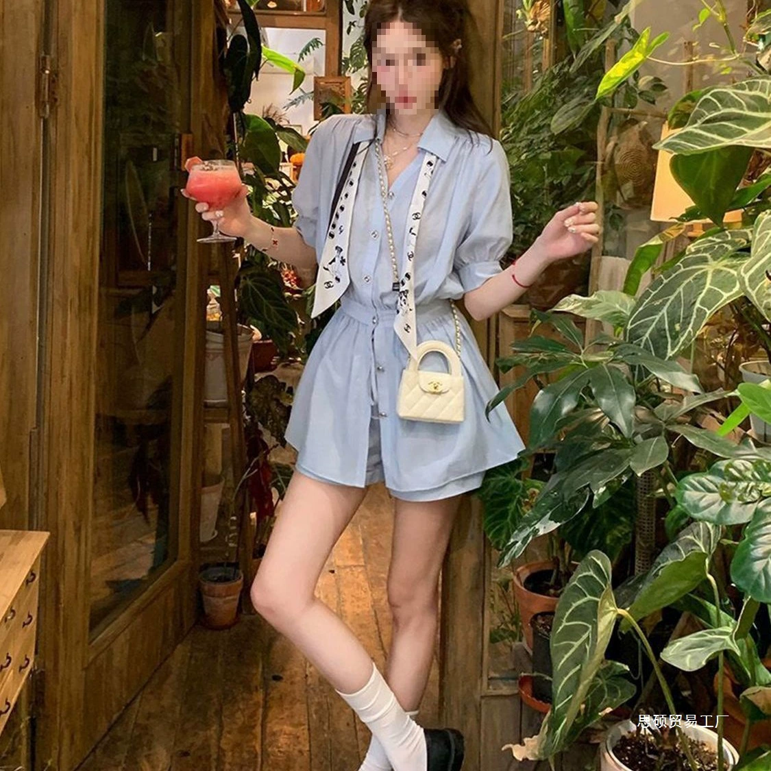 Летний костюм из двух предметов: топ с французской талией и шорты, кислородный эффект, мода 2025 года, повседневный стиль