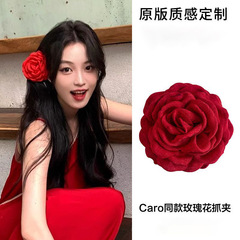 Caro同款夏季红玫瑰花朵抓夹头饰发夹头花发饰2025新款时尚鲨鱼夹