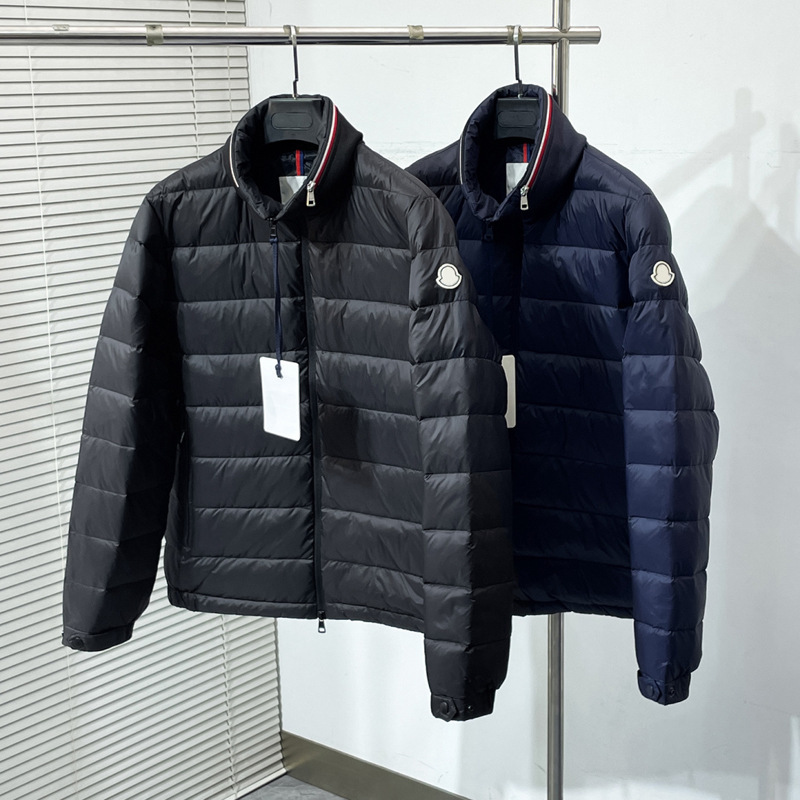 European Winter High-End Men's Hidden Hooded Stand Collar Short Lightweight Warm down Jacket Men's Black Coat