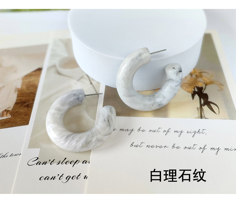 Letter Fashion Arylic No Inlaid Earrings display picture 3