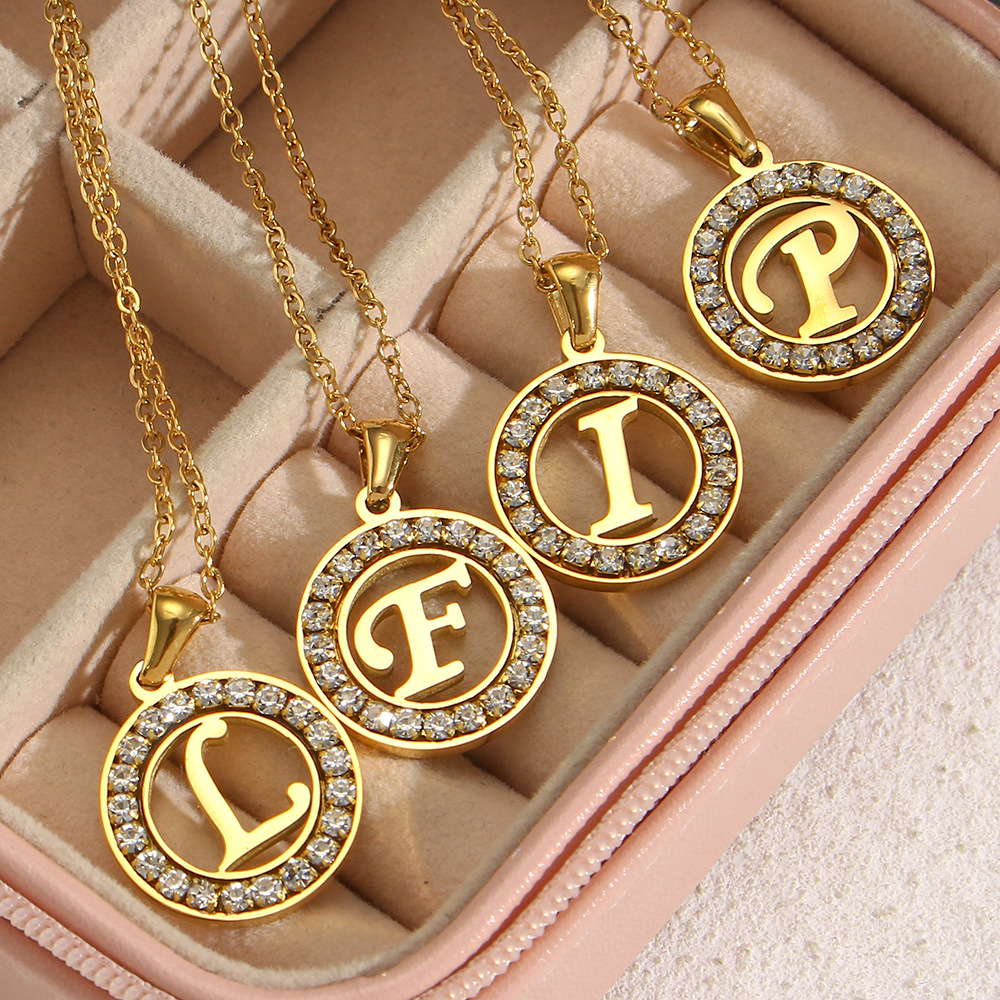 Mode Nouvelle Lettre Pendentif Plaqué 18k Incrusté Zirconium Creux Rond En Acier Inoxydable Collier display picture 1