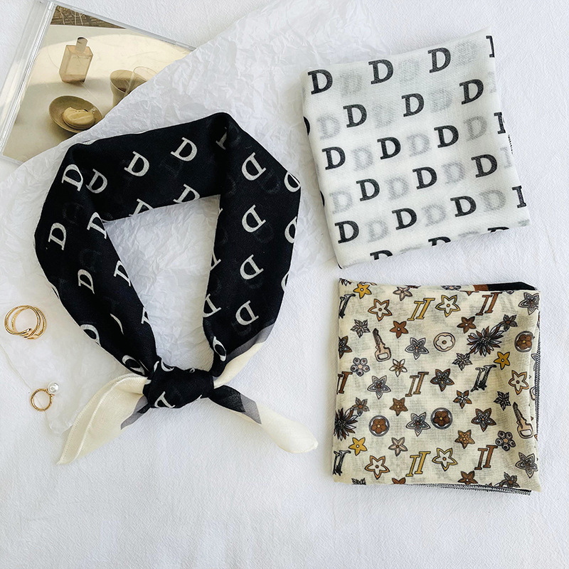 Nueva carta de estilo coreano que imprime la pequeña bufanda de la decoración profesional de las mujeres pequeña bufanda con la pequeña bufanda cuadrada cinta de la cinta del lazo del pelo