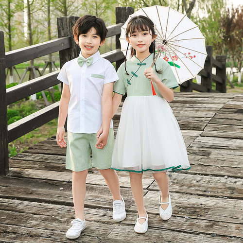 Children's ancient Chinese costume for a group performance, suitable for both boys and girls, for the national culture class of primary school students in kindergarten during the June 1st holiday.