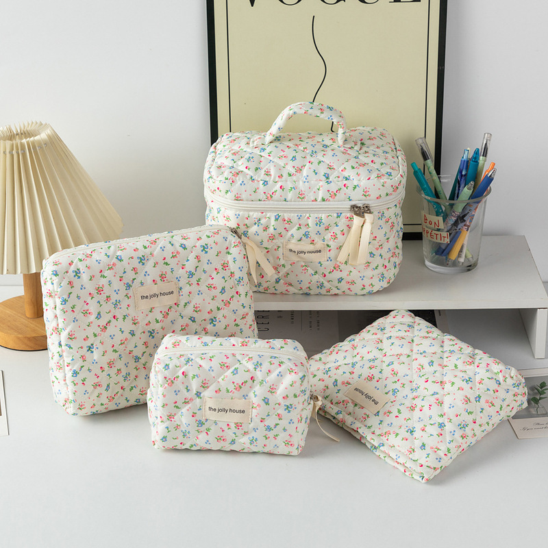 Quilted Cosmetic Bag Women's Portable Pastoral Small Floral Octagonal Bag Storage Bag for Washing Large Capacity Cosmetic Clutch Bag