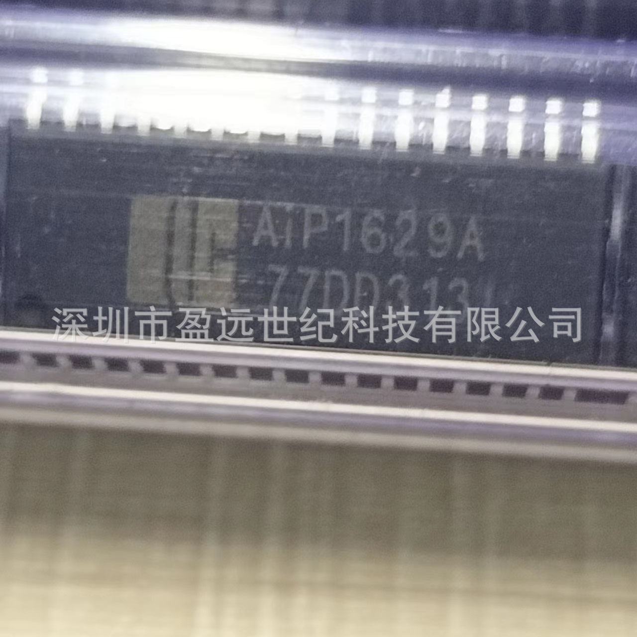 中微爱芯AiP1629A  3线串口共阴极16段8位LED驱动控制芯片sop32