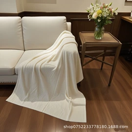 线毯;围巾;其他毛毯