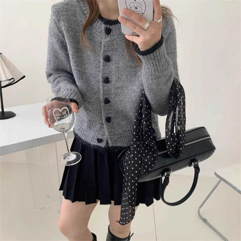 Sweater Jacket Women's 2025 Spring & Fall New Design Color Matching Heart Button Knitted Cardigan Sweater