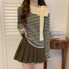 亚马逊设计感休闲通勤一字肩斜领撞色条纹长袖露肩T恤女