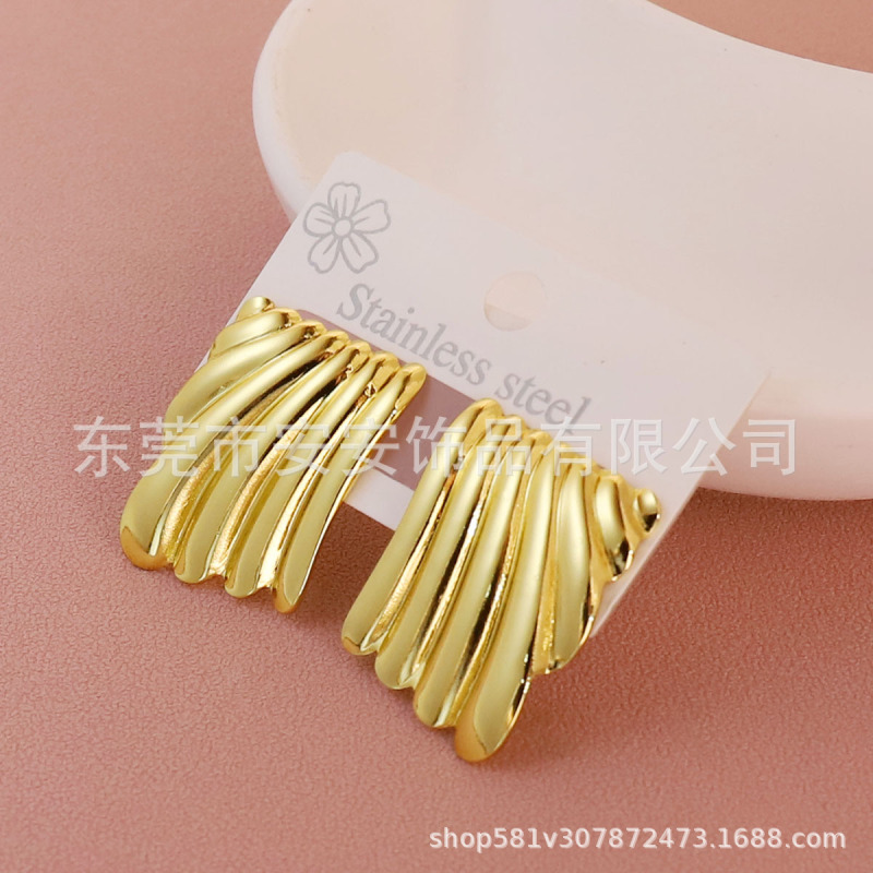 复古法式经典图案爱心耳钉约会礼物优雅轻奢高级感简约钛钢饰品女|undefined