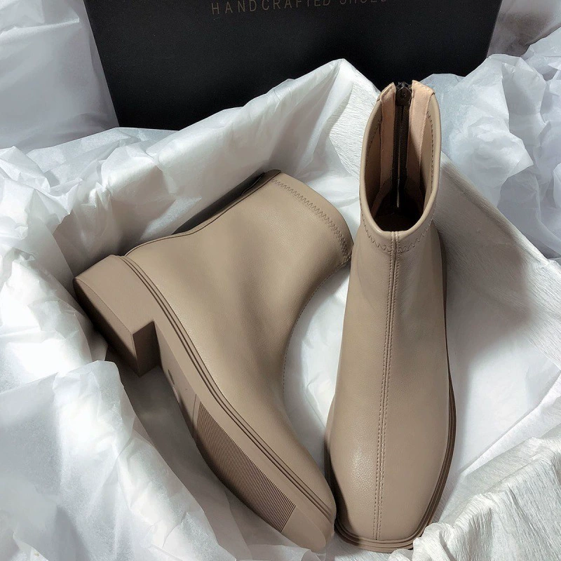 2023 новые зимние тонкие сапоги на плоской подошве в Корейском стиле, Женские Простые подходящие ко всему модные повседневные короткие сапоги в британском стиле с квадратным носком для женщин