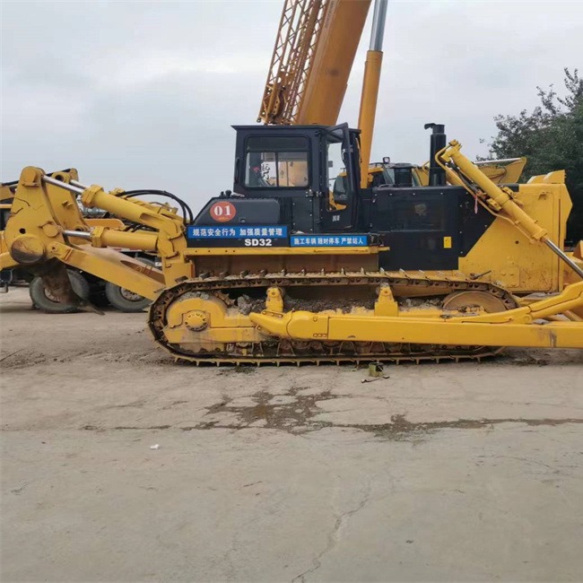 Perenne comercio exterior directo de segunda mano empujador de montaña SD32 excavadora exportación de Brasil buen rendimiento de alta calidad image 6