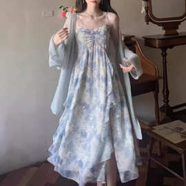 在逃公主长裙女大码胖mm温柔风高腰荷叶边晕染闪片印花吊带连衣裙