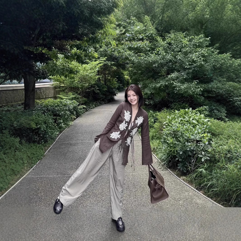 Misty Sbony Cross Hemp Yarn Hand-stitched Train-bone Lace Flower Trumpet Sleeve Strap V-neck Shirt Sun-protective Clothing