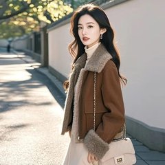 冬の新しいベルベットの毛皮のコートの女性韓国版の小さい人の保温襟の綿入れの上着