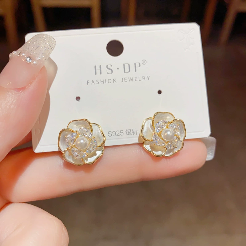 Mountain tea with zircon pearl, fashionable cute universal earrings, french style, light luxury style, high-quality style, wholesale