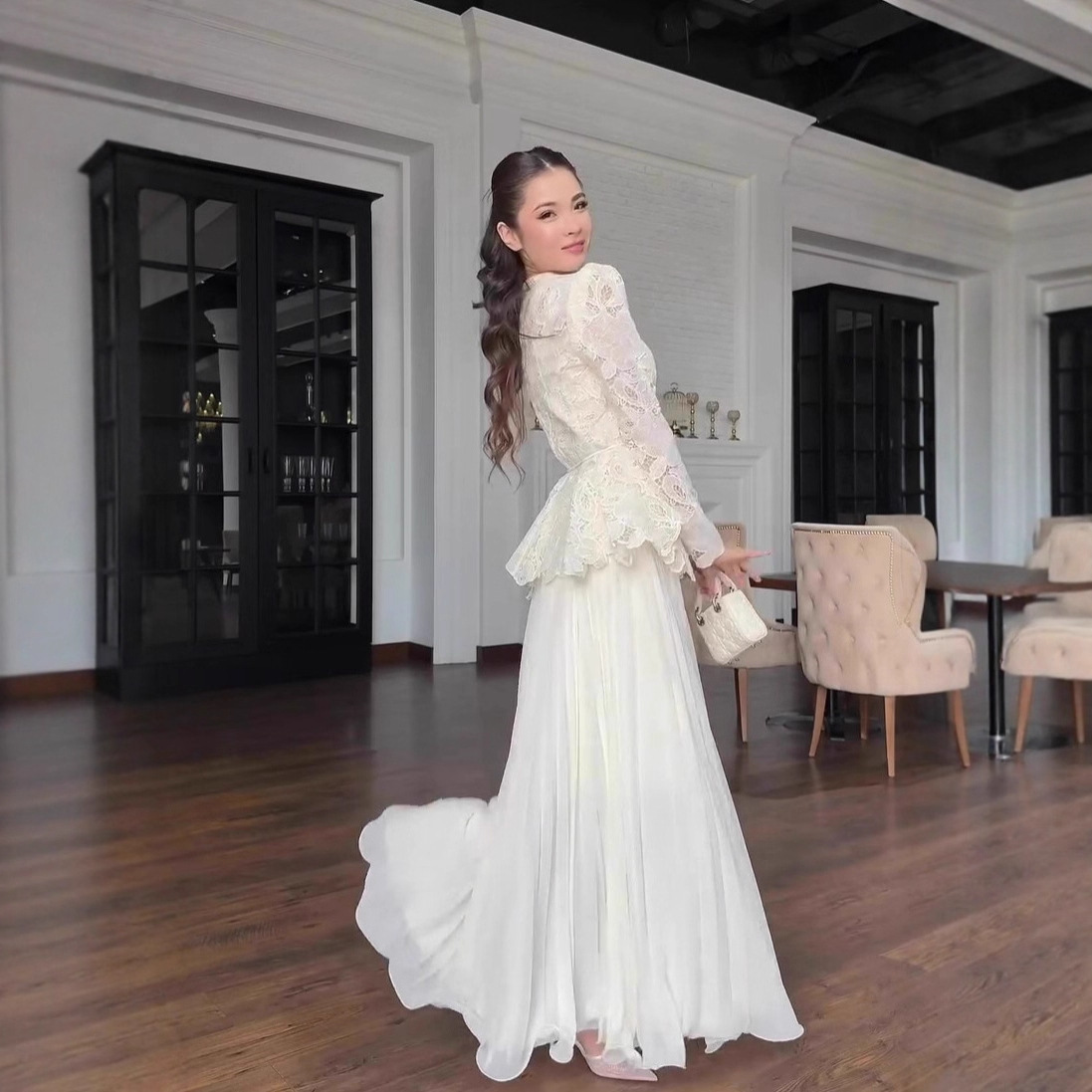 Completo abito lungo elegante e lussuoso a maniche lunghe, collezione autunno 2025, transfrontaliero tra Europa e America._voghion.com
