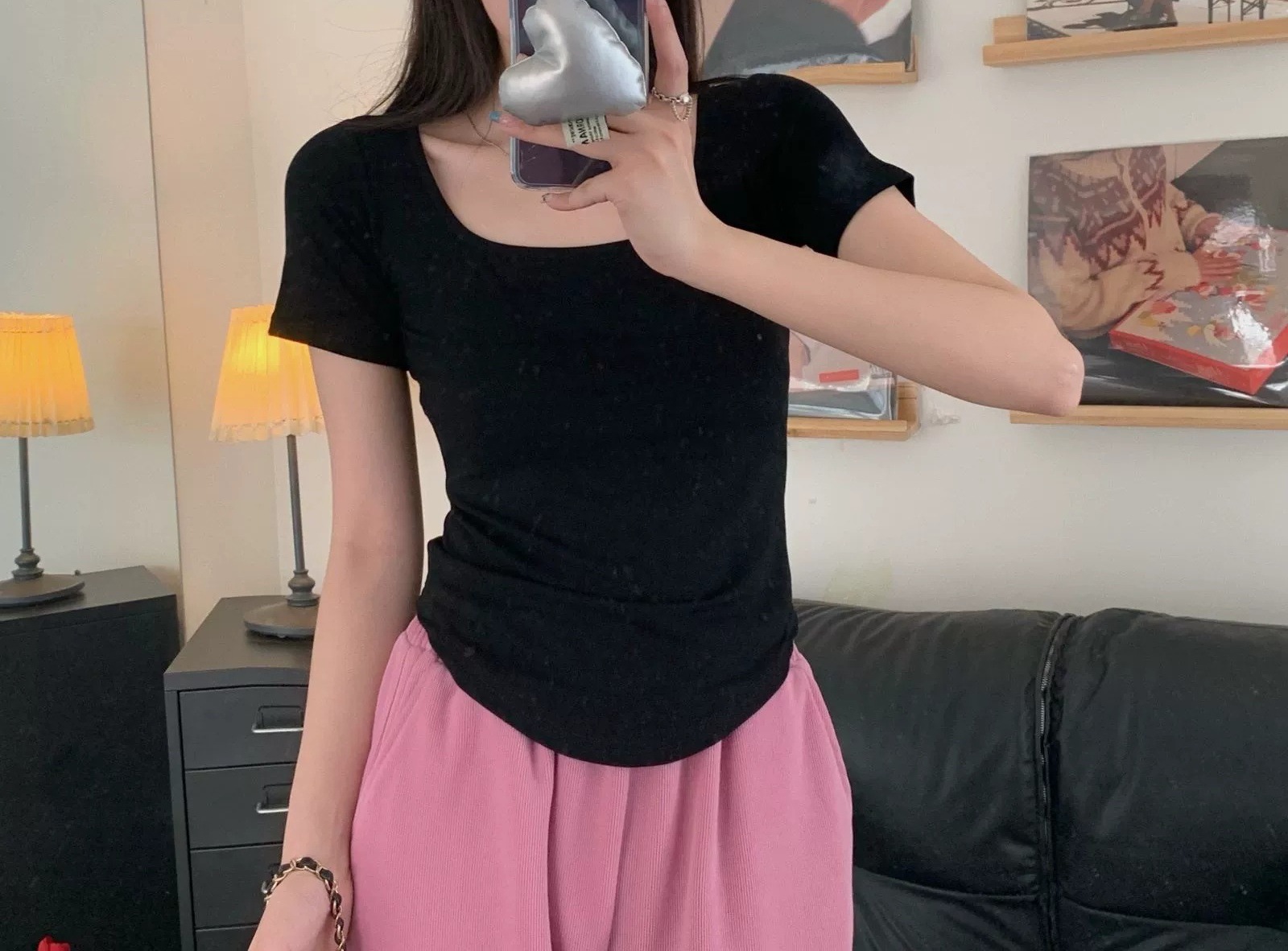 Pure desire niche white short sleeved t-shirt for women in summer 2024, new style with front shoulders to cover the_voghion.com